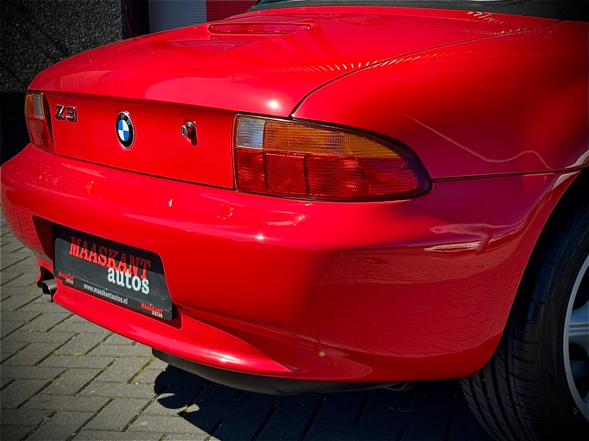44911228-14.jpg