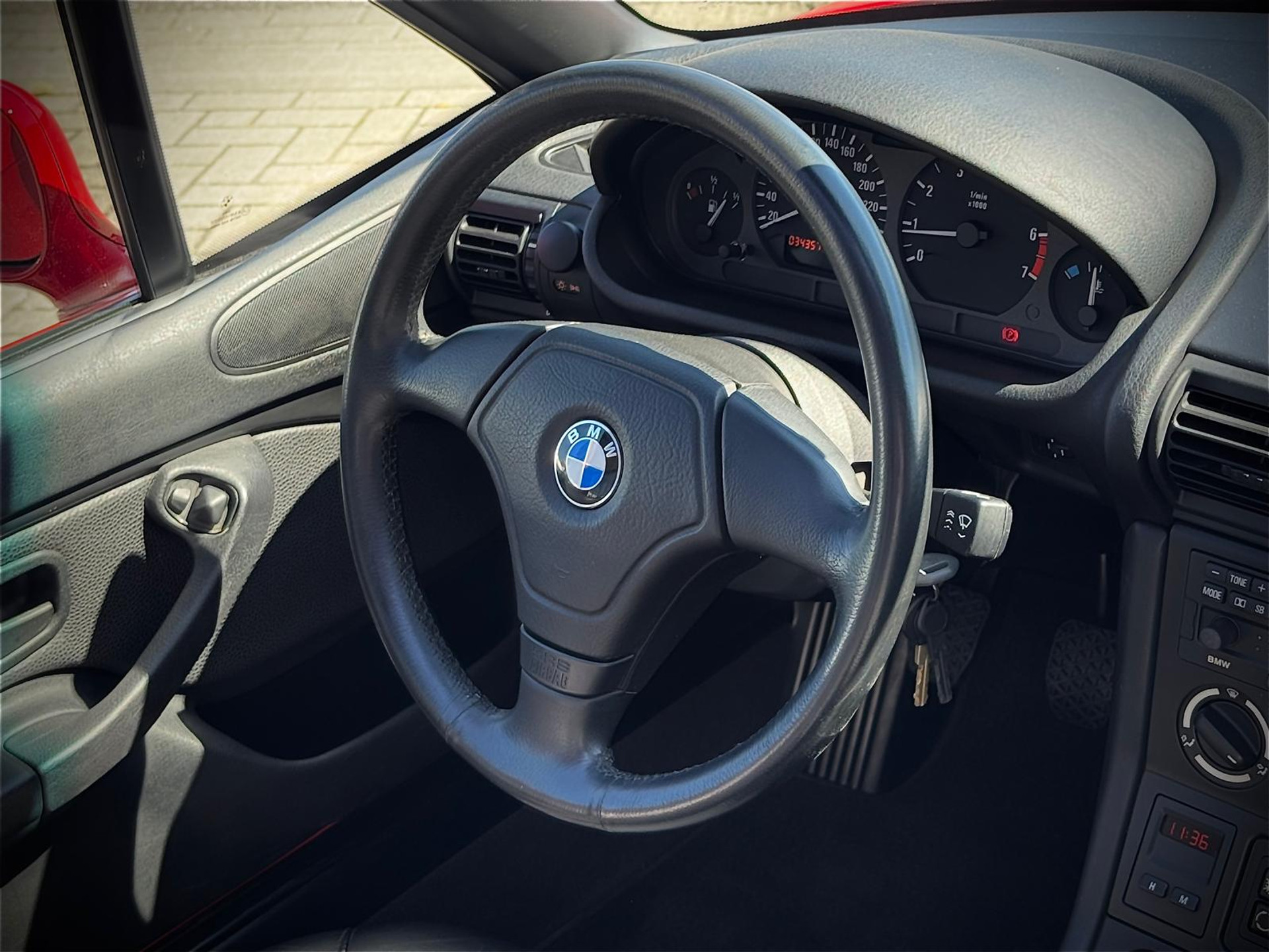 44911228-27.jpg