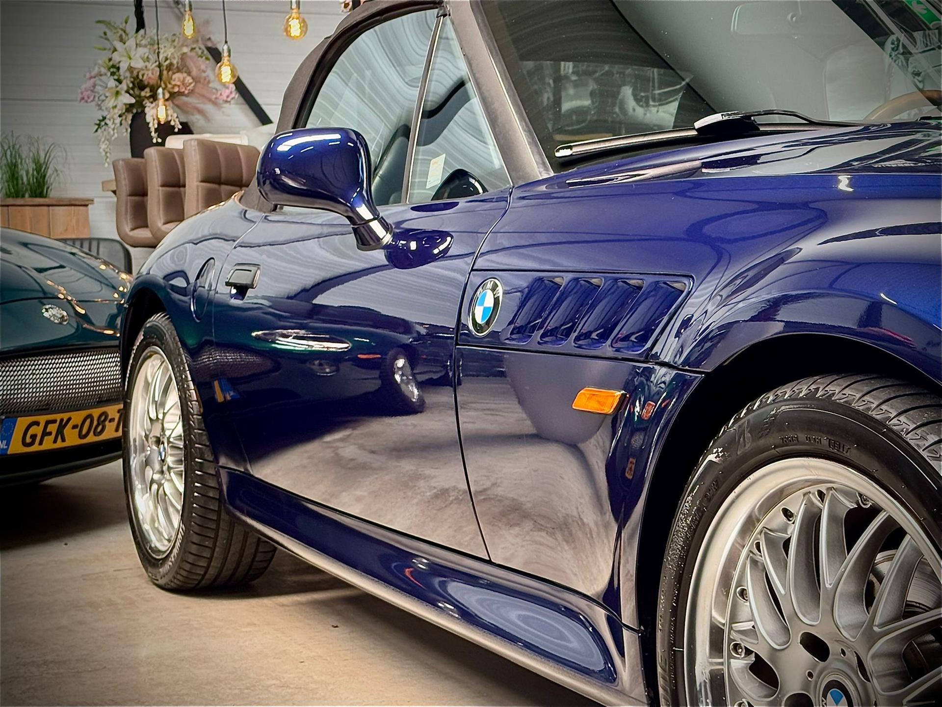 45930240-3.jpg