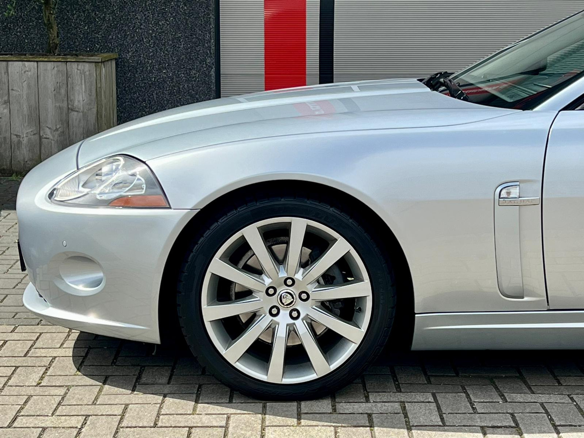 46495188-7.jpg