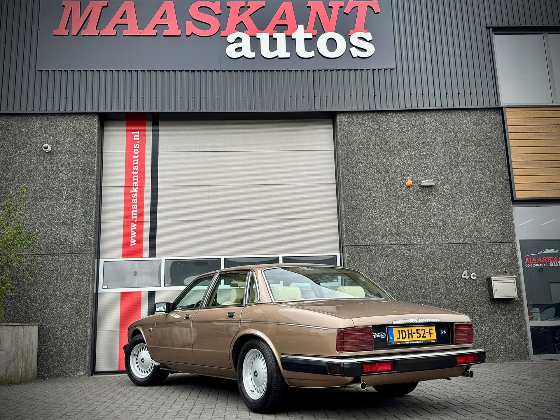 47190115-2.jpg