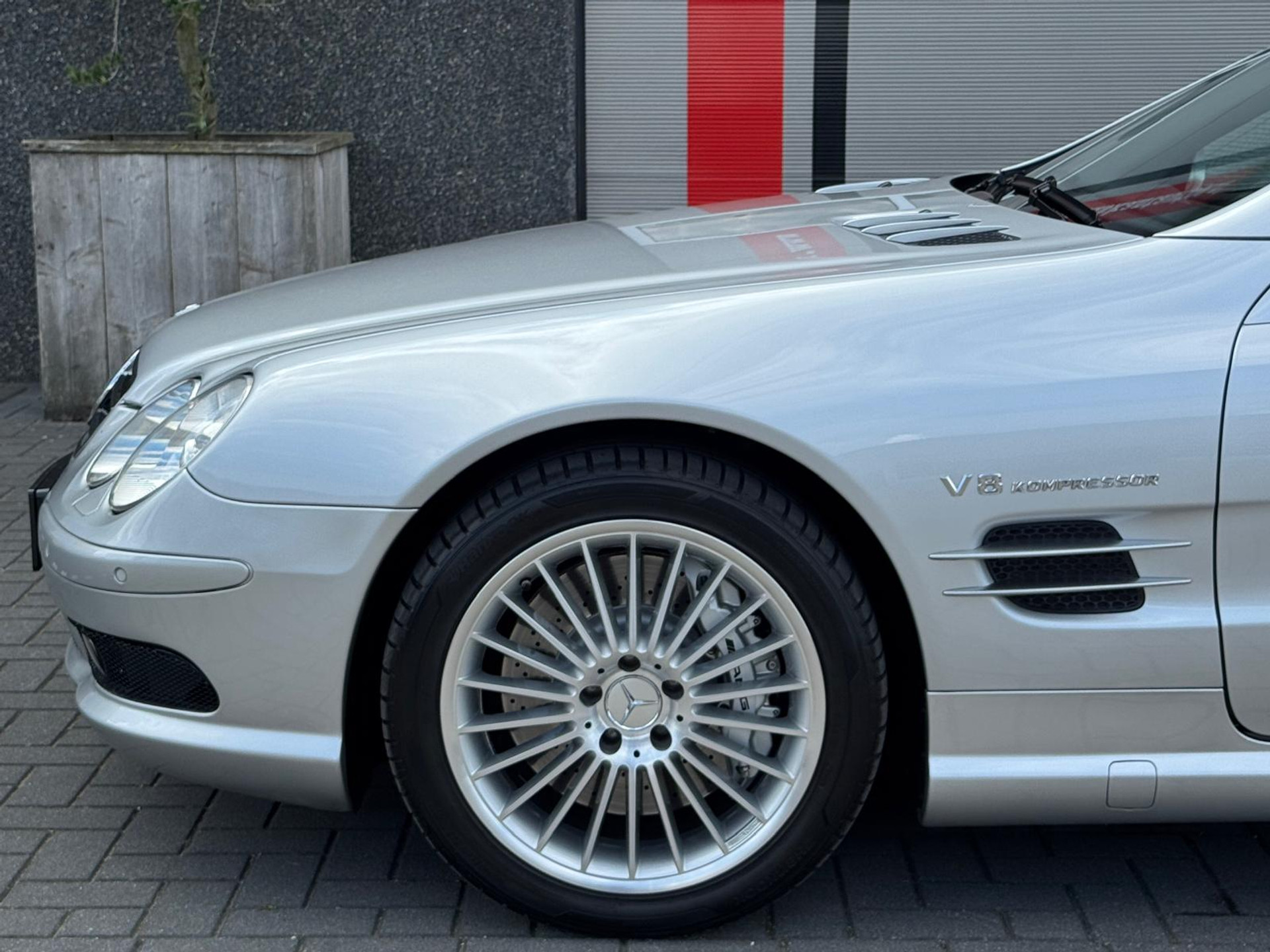 47489136-4.jpg