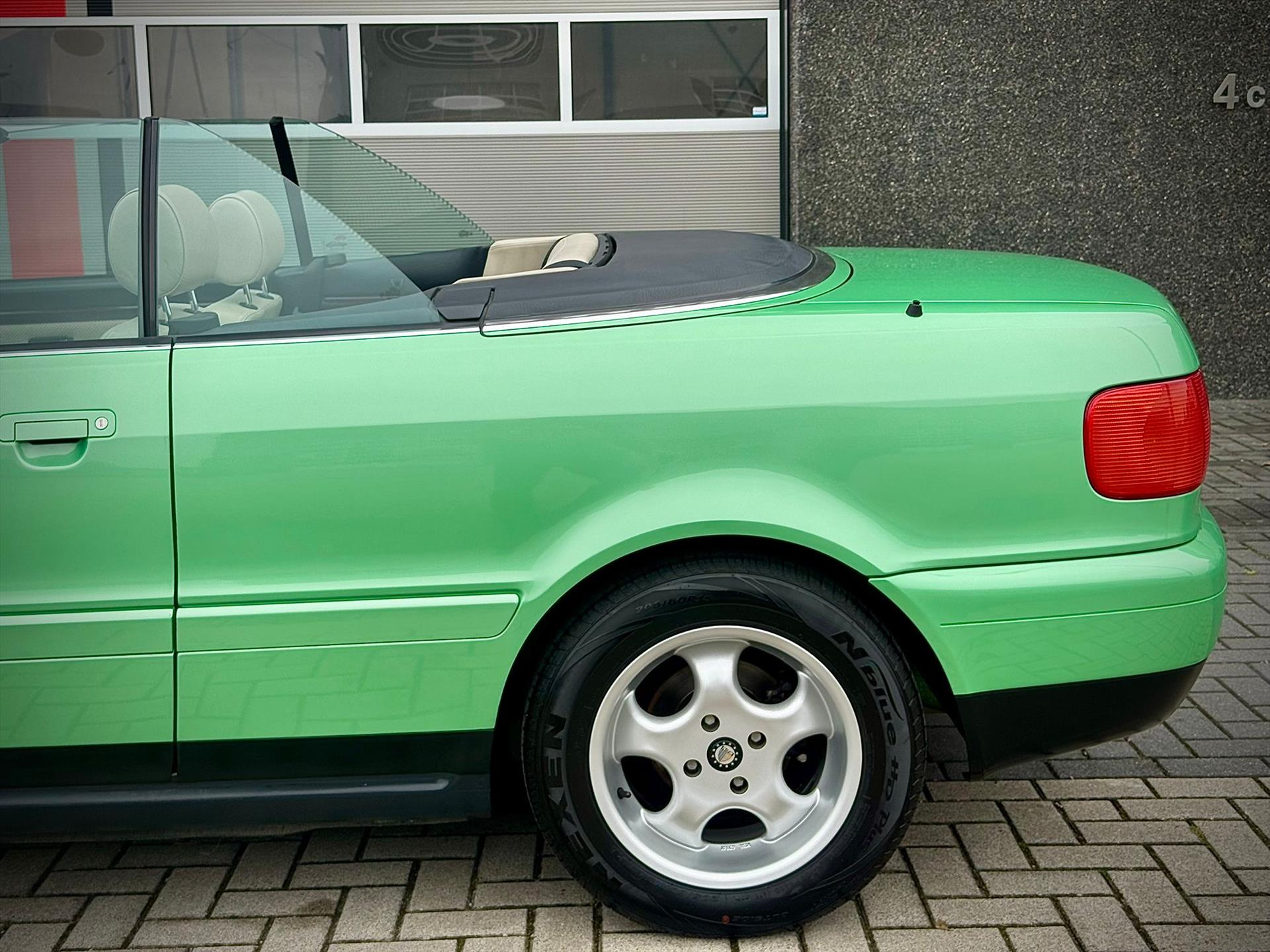 47697487-8.jpg